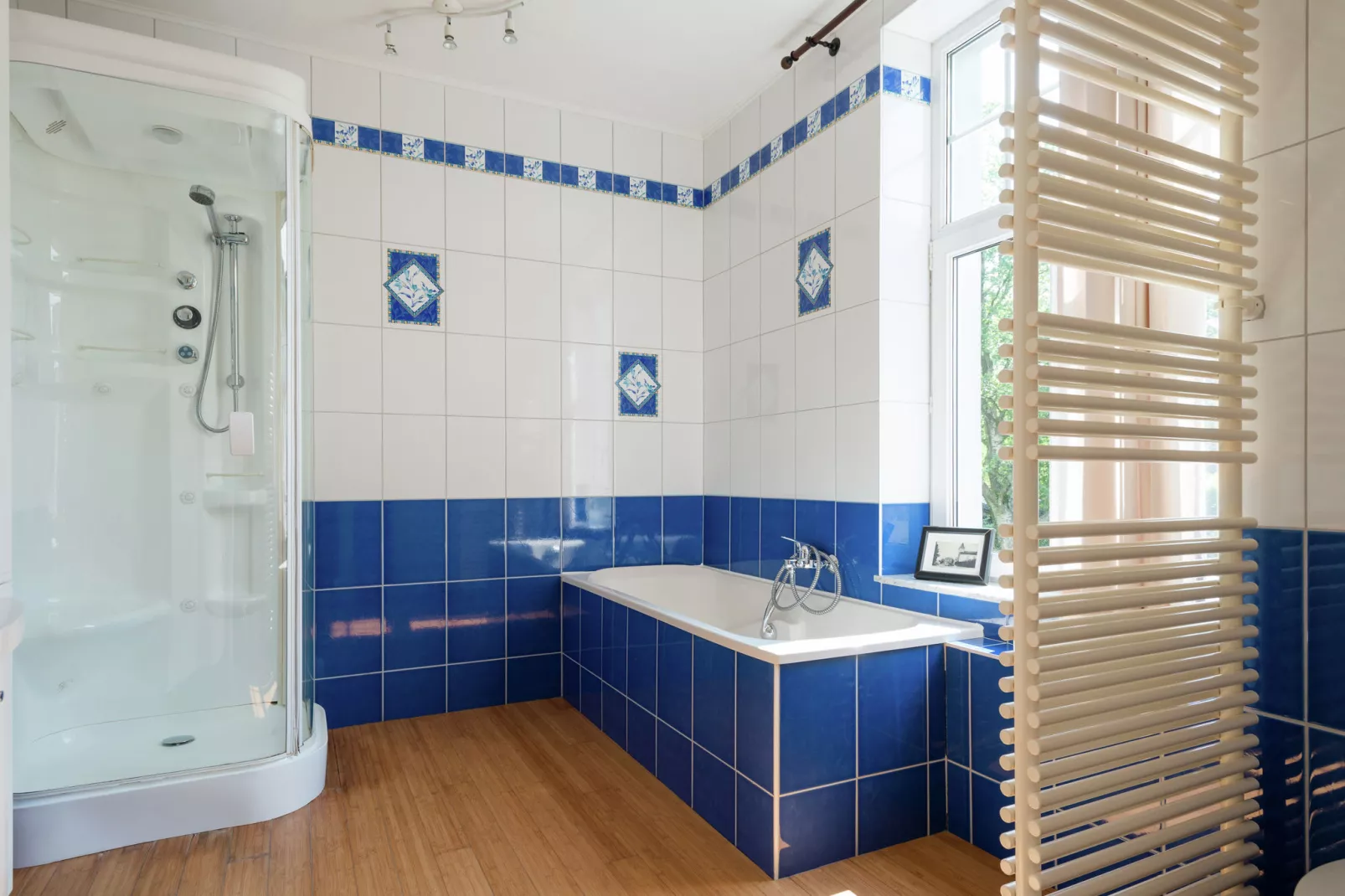 Château de luxe-Bathroom