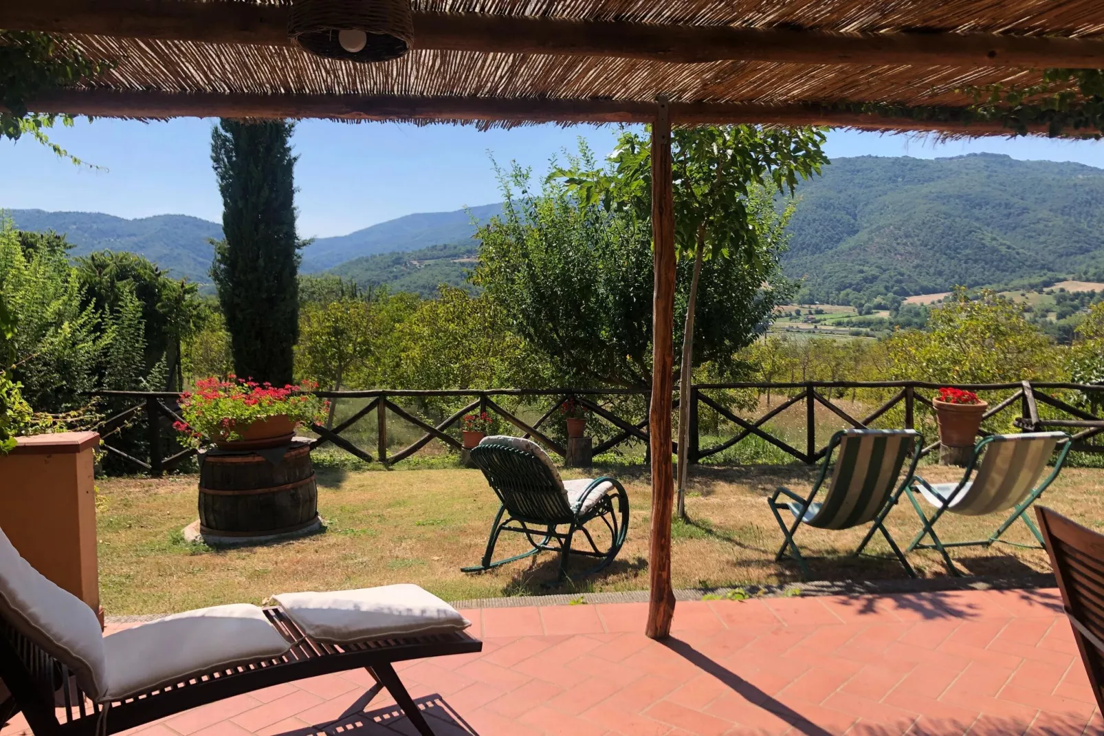 Il Fienile-Gardens summer