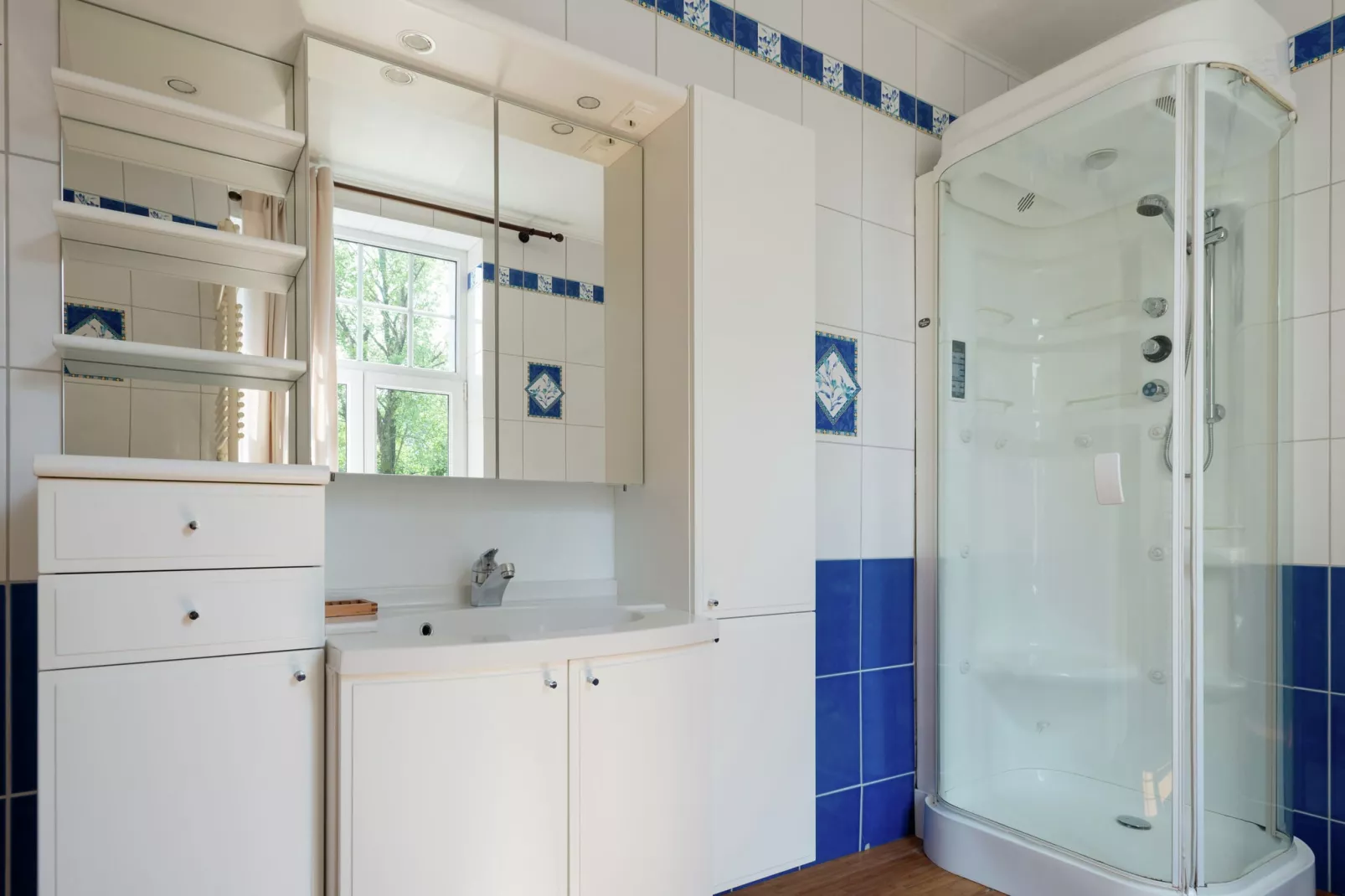 Château de luxe-Bathroom
