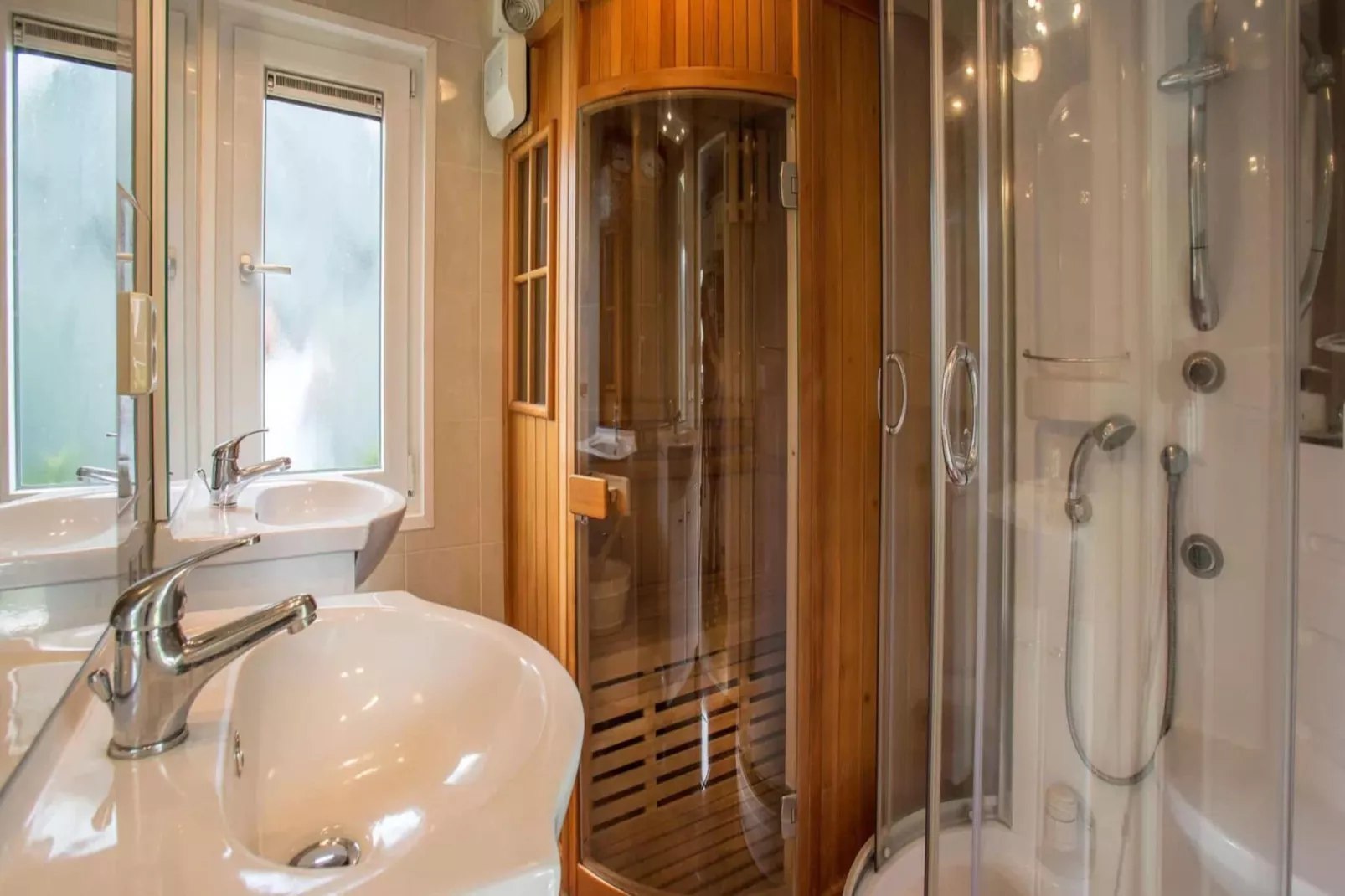 Recreatiepark Tolplas 7-Bathroom