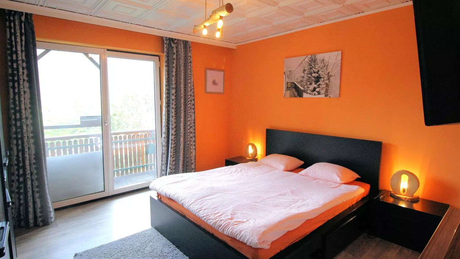 Yannsa-Bedroom