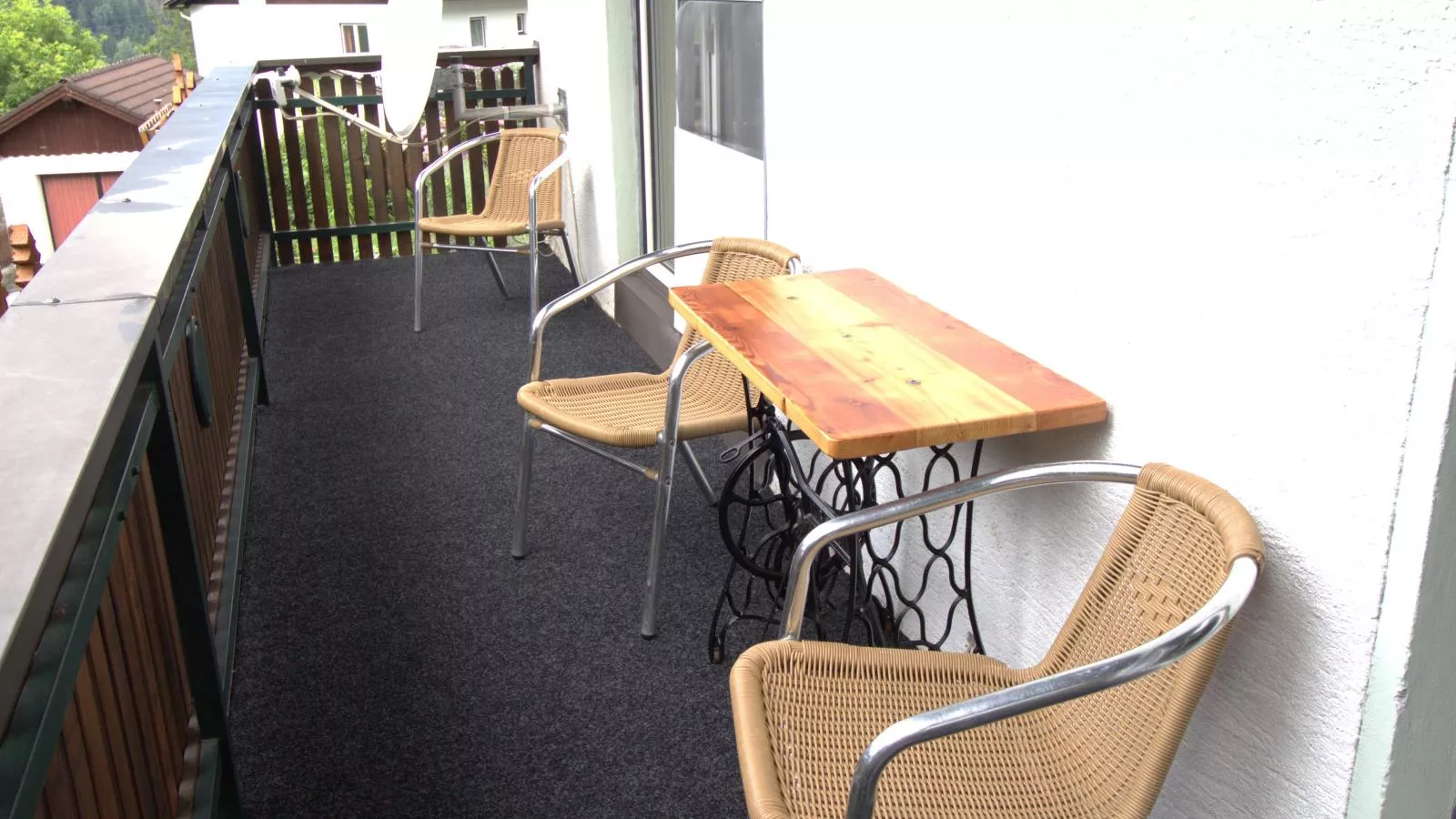 Yannsa-Terrace balcony