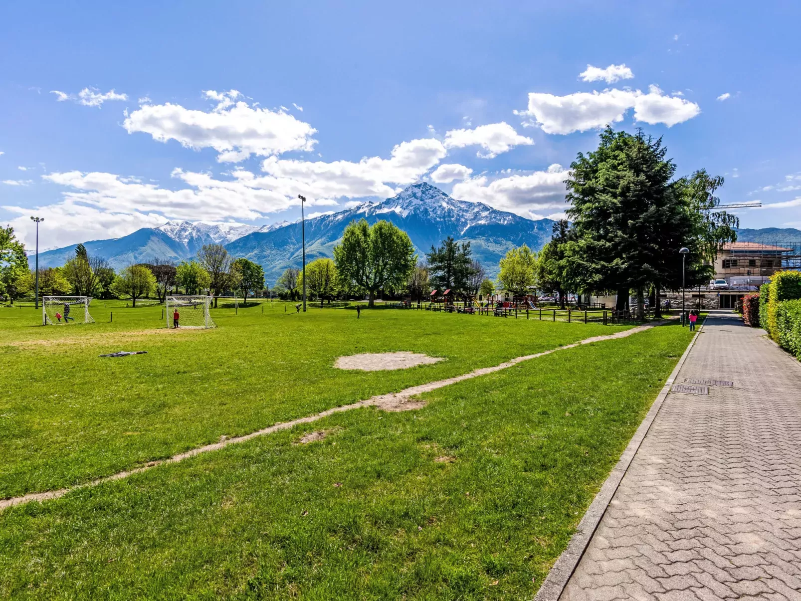 Leonardo-Area