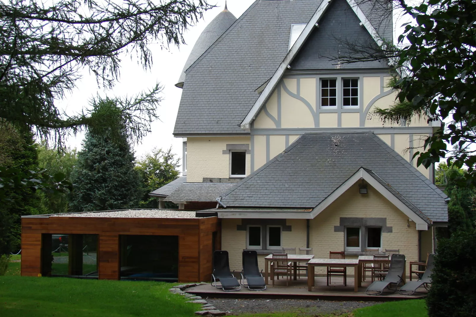 Château de luxe-Terrace balcony