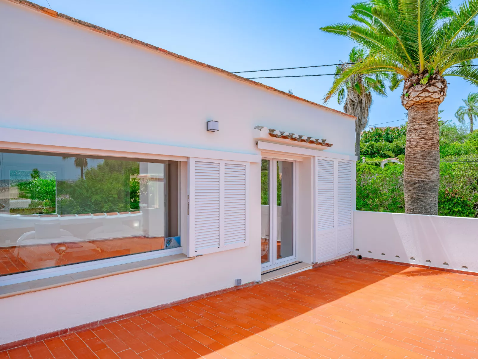 Toscal-Outside