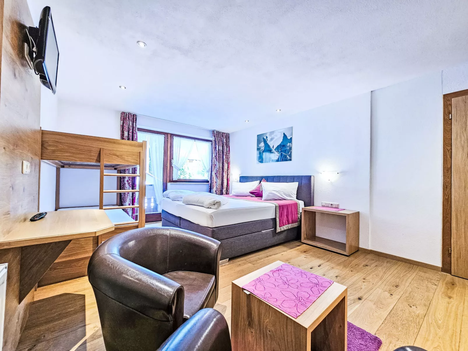 Inn-Inside