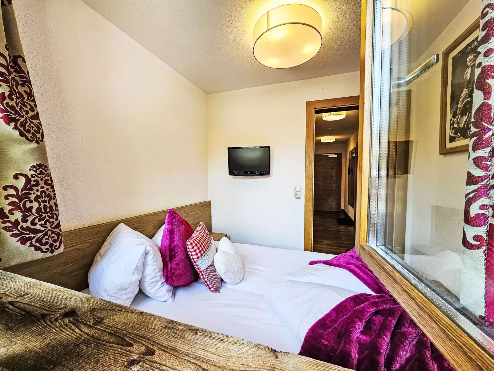 Inn-Inside
