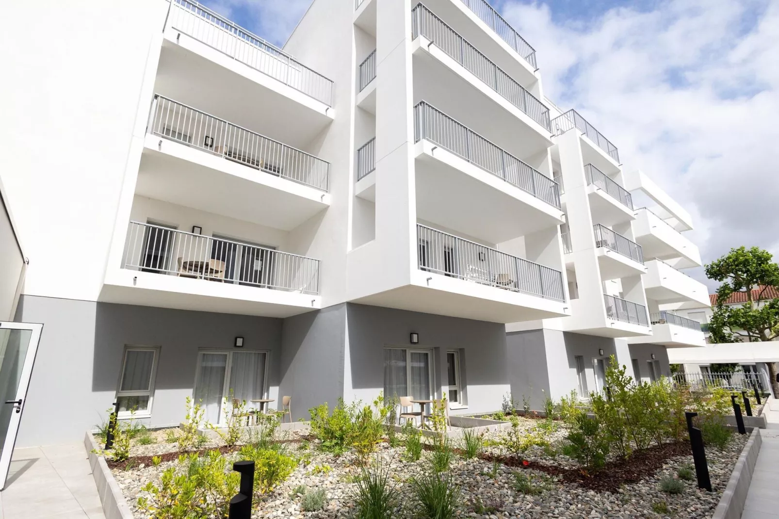 L'Orée du Parc 3-Exterior summer