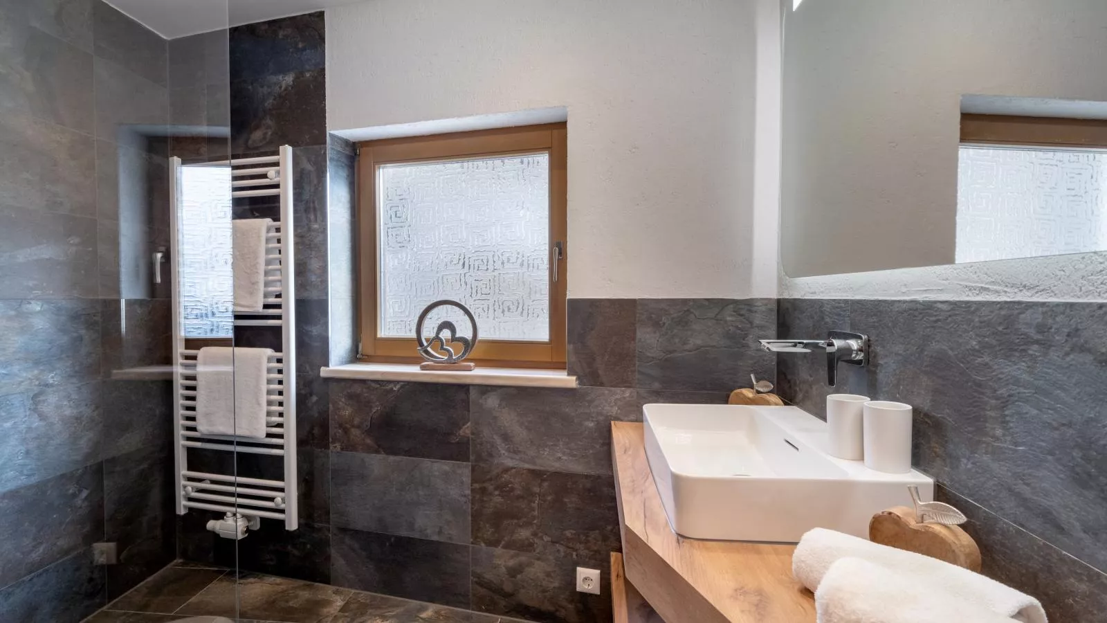 Chalet Alexandra-Bathroom