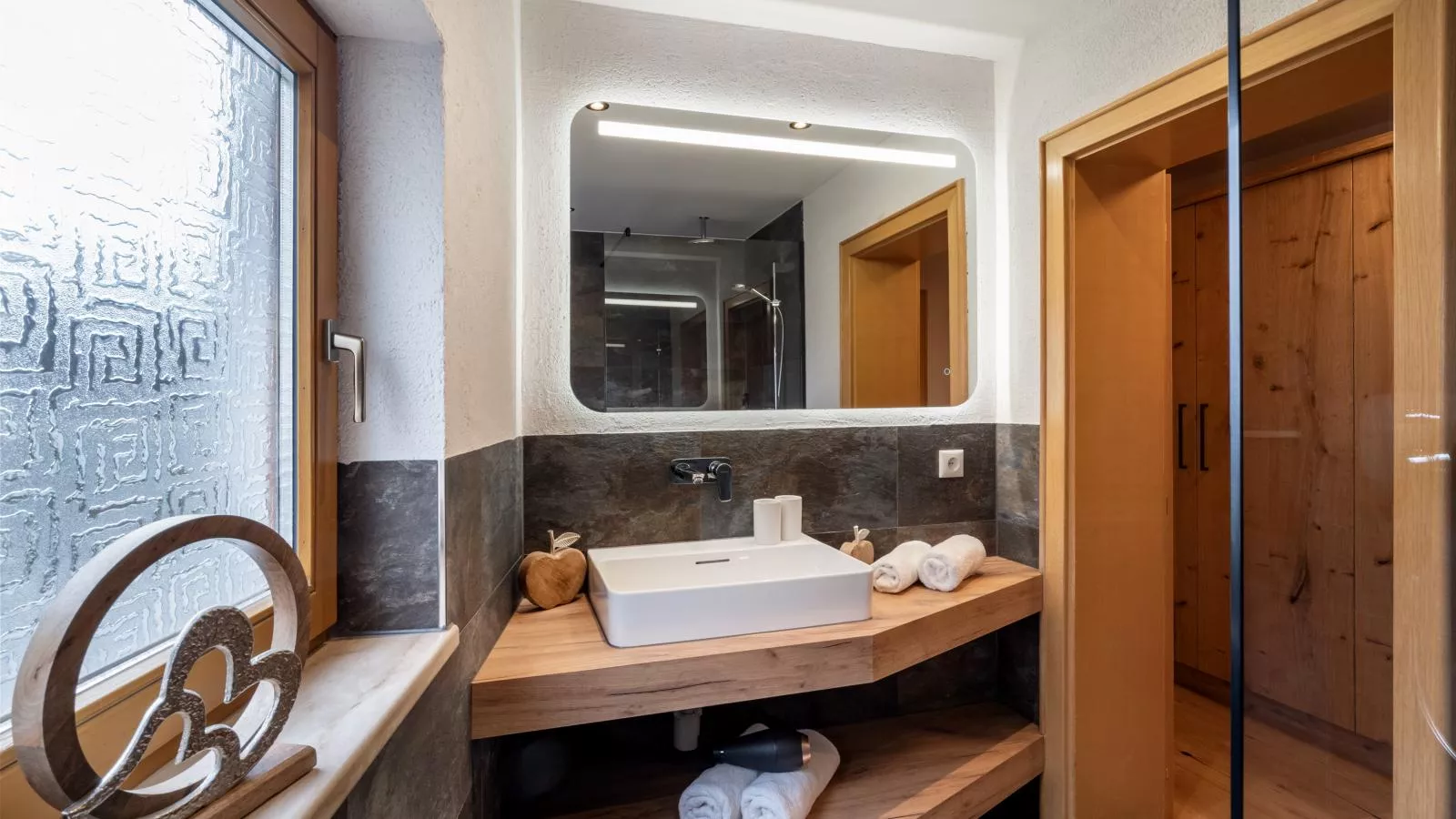 Chalet Alexandra-Bathroom