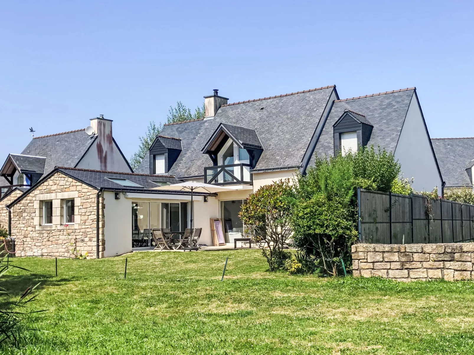 Les Roseaux-Outside