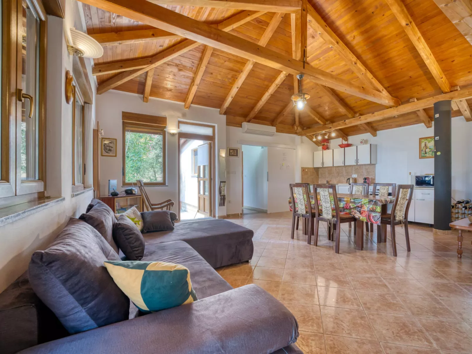 Dundo House-Inside