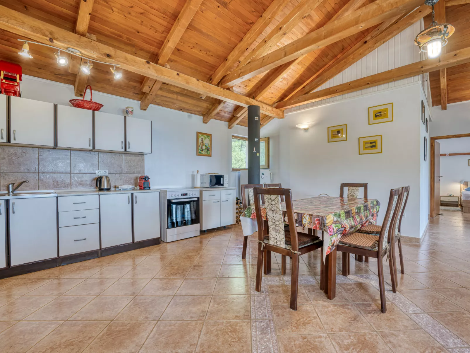 Dundo House-Inside