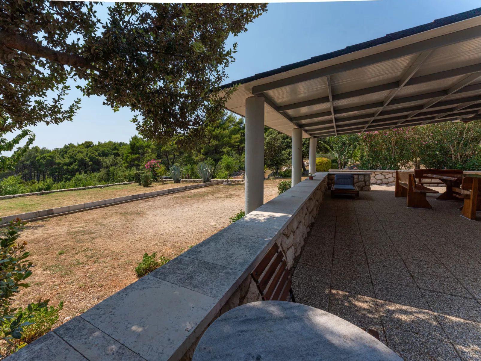 Dundo House-Outside