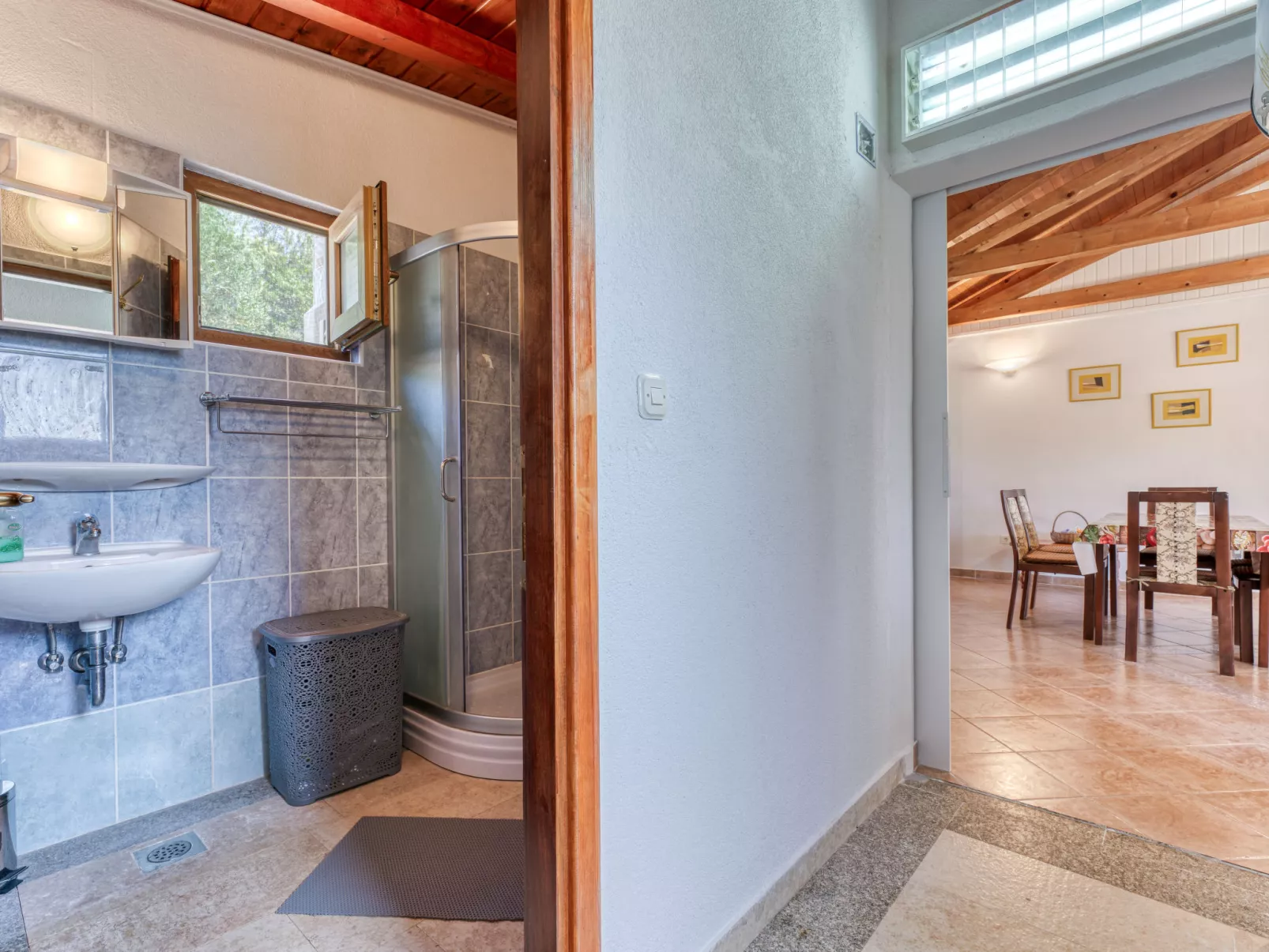 Dundo House-Inside
