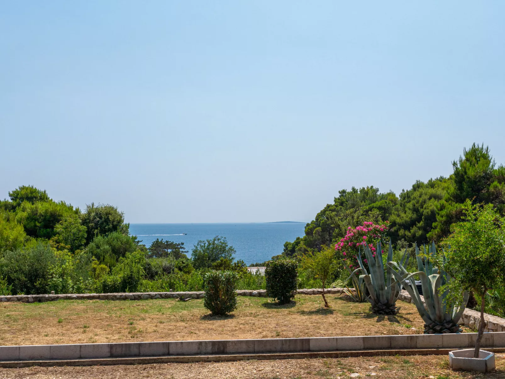 Dundo House-Outside