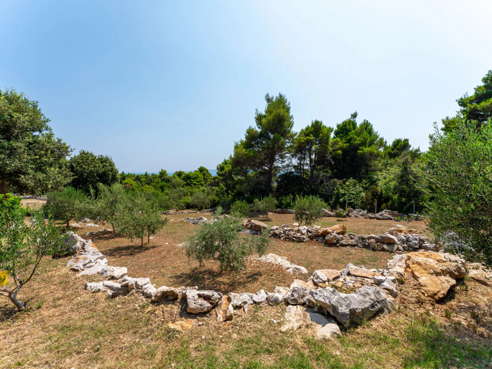 Dundo House-Outside