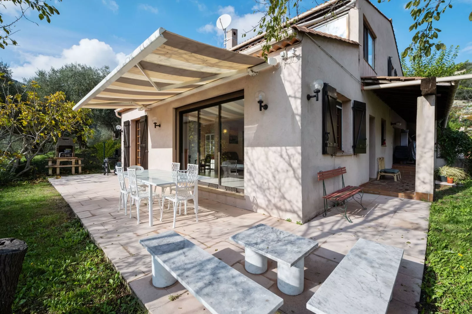 Home View & Pool-Exterior summer