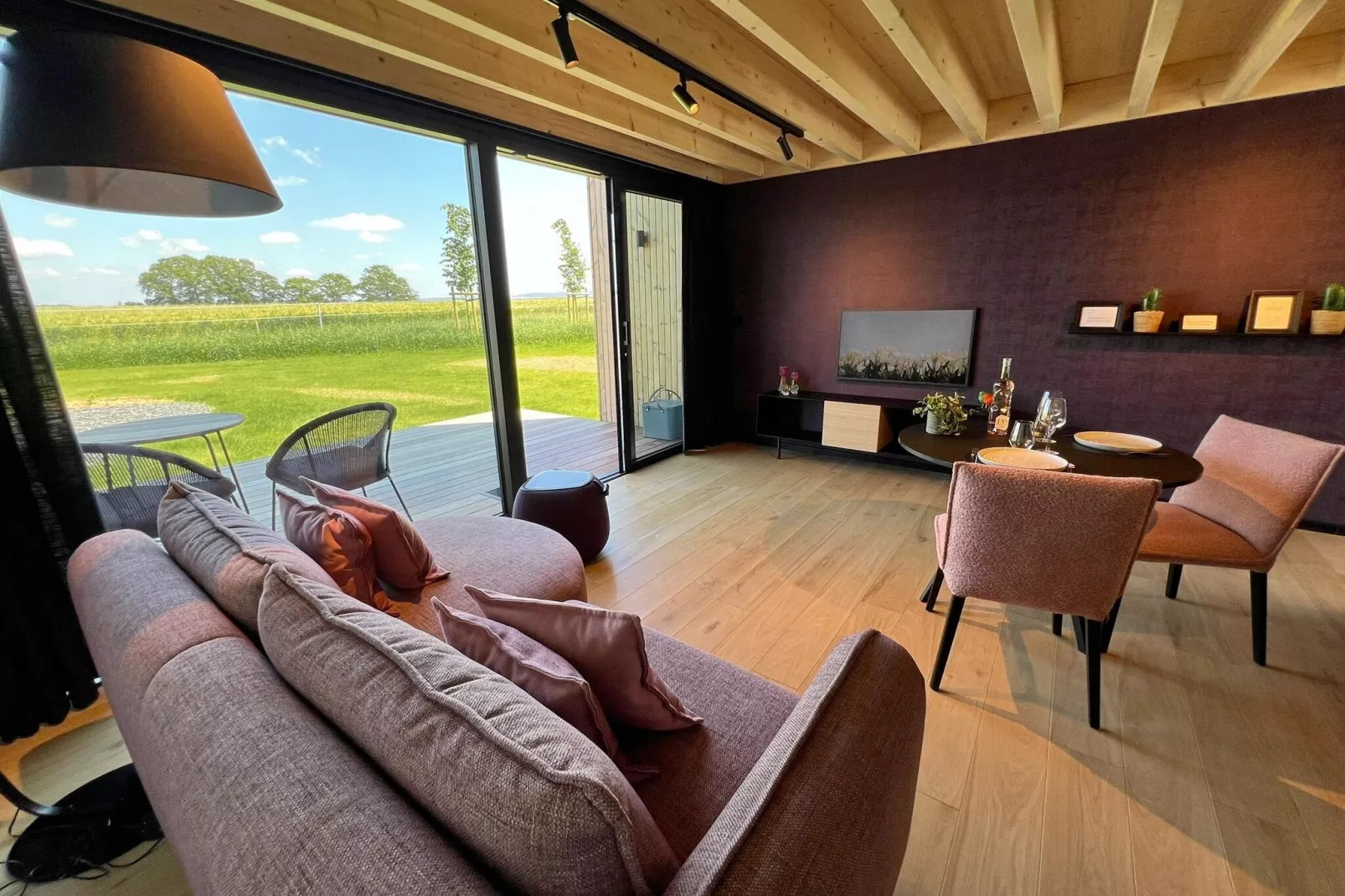 Natural Escape-Salon