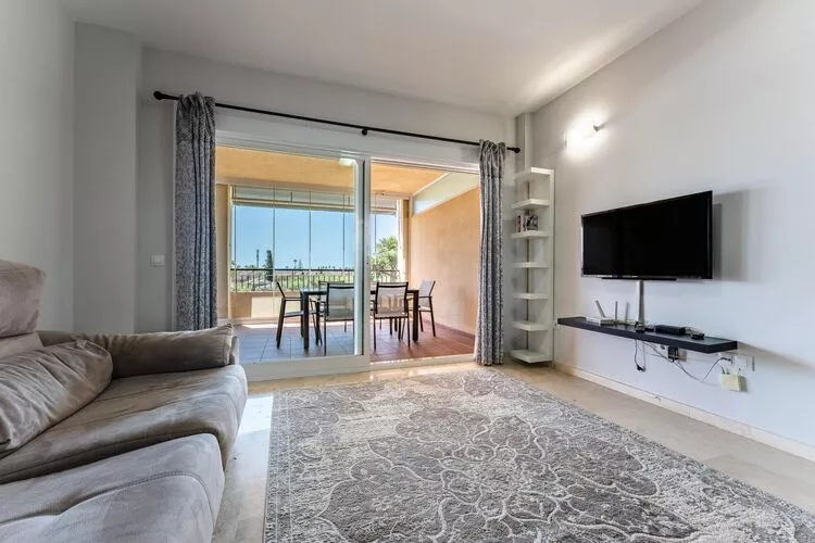 CT 317 - Faro's Playa Marina Apartment-Living room