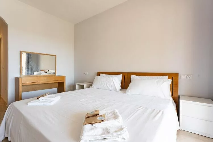 CT 317 - Faro's Playa Marina Apartment-Bedroom