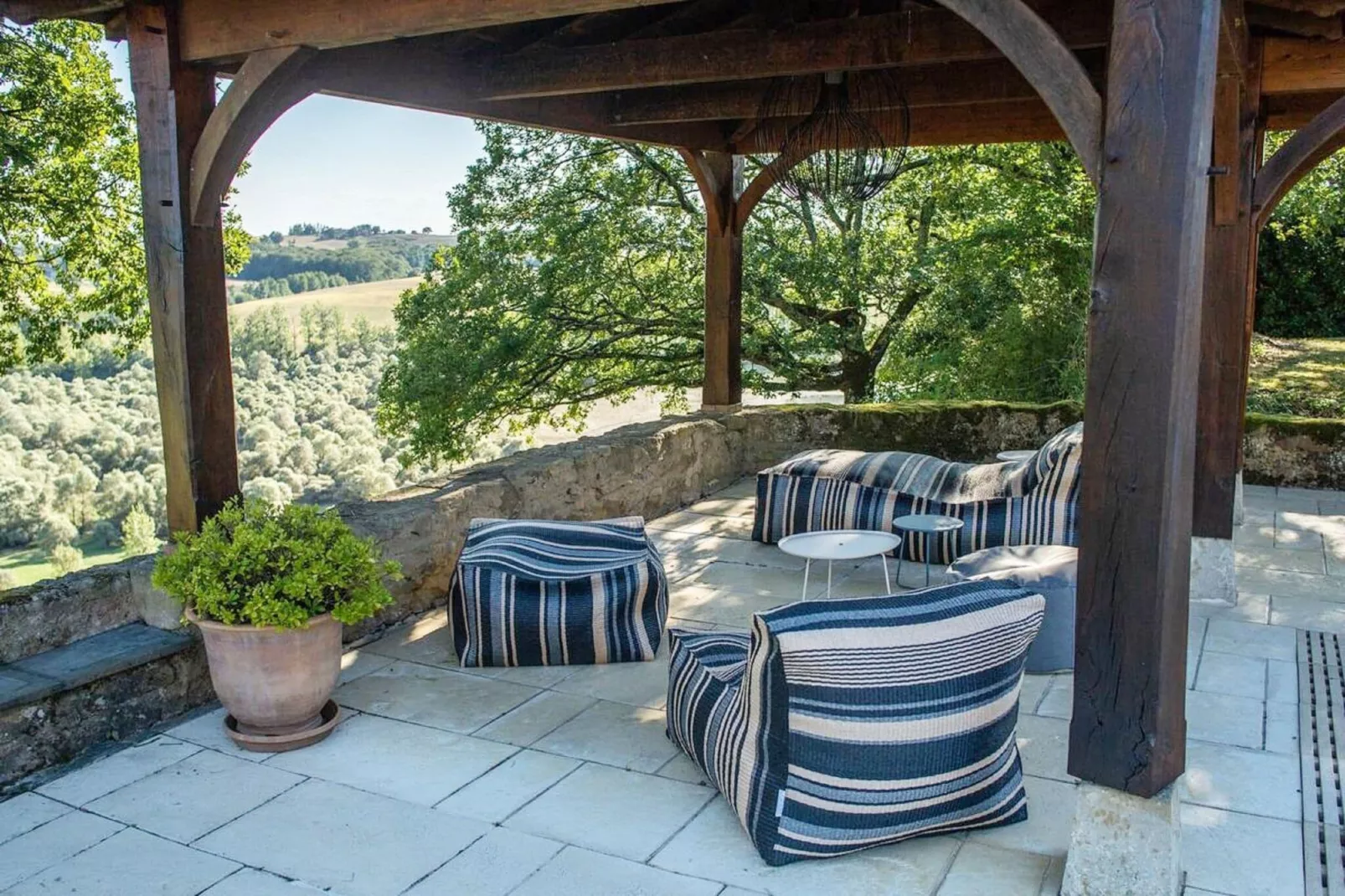 Bergerie Guillamat-Terrace balcony