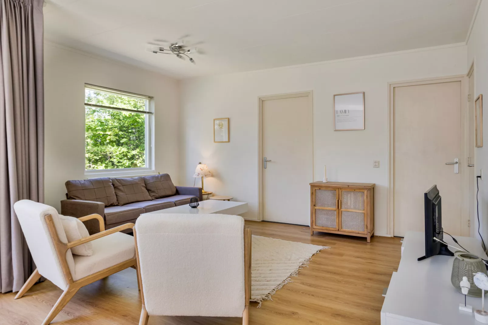 De Ruiser 28 Groot-Valkenisse-Living room