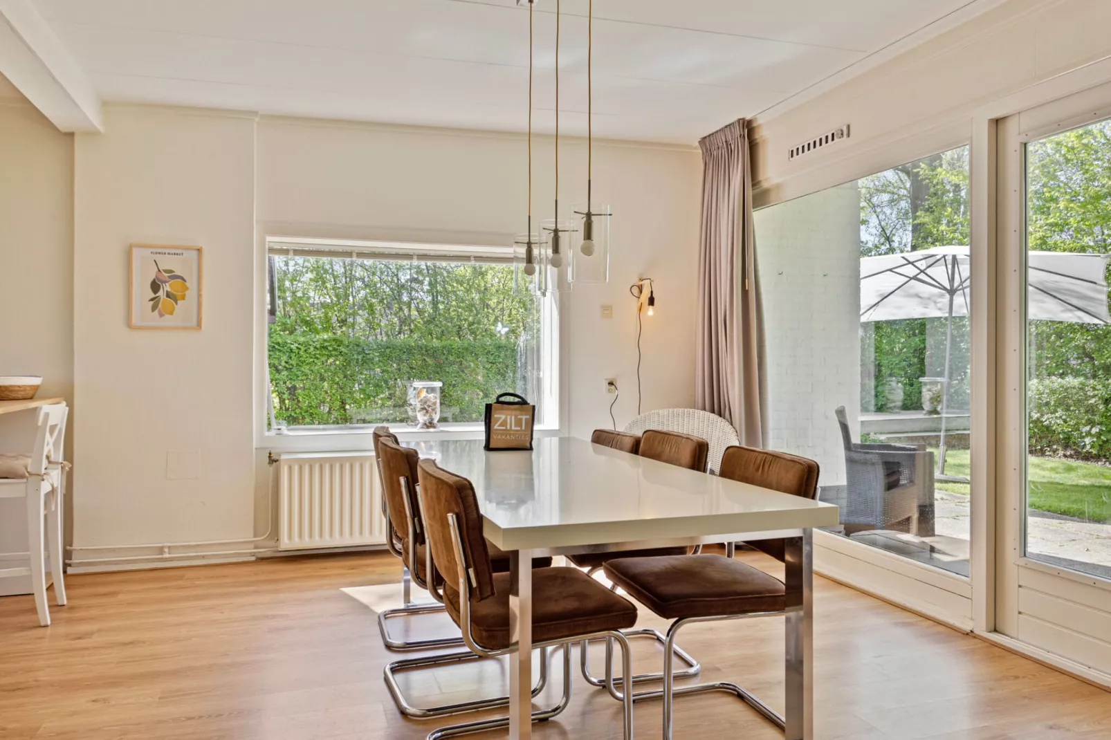 De Ruiser 28 Groot-Valkenisse-Dining room