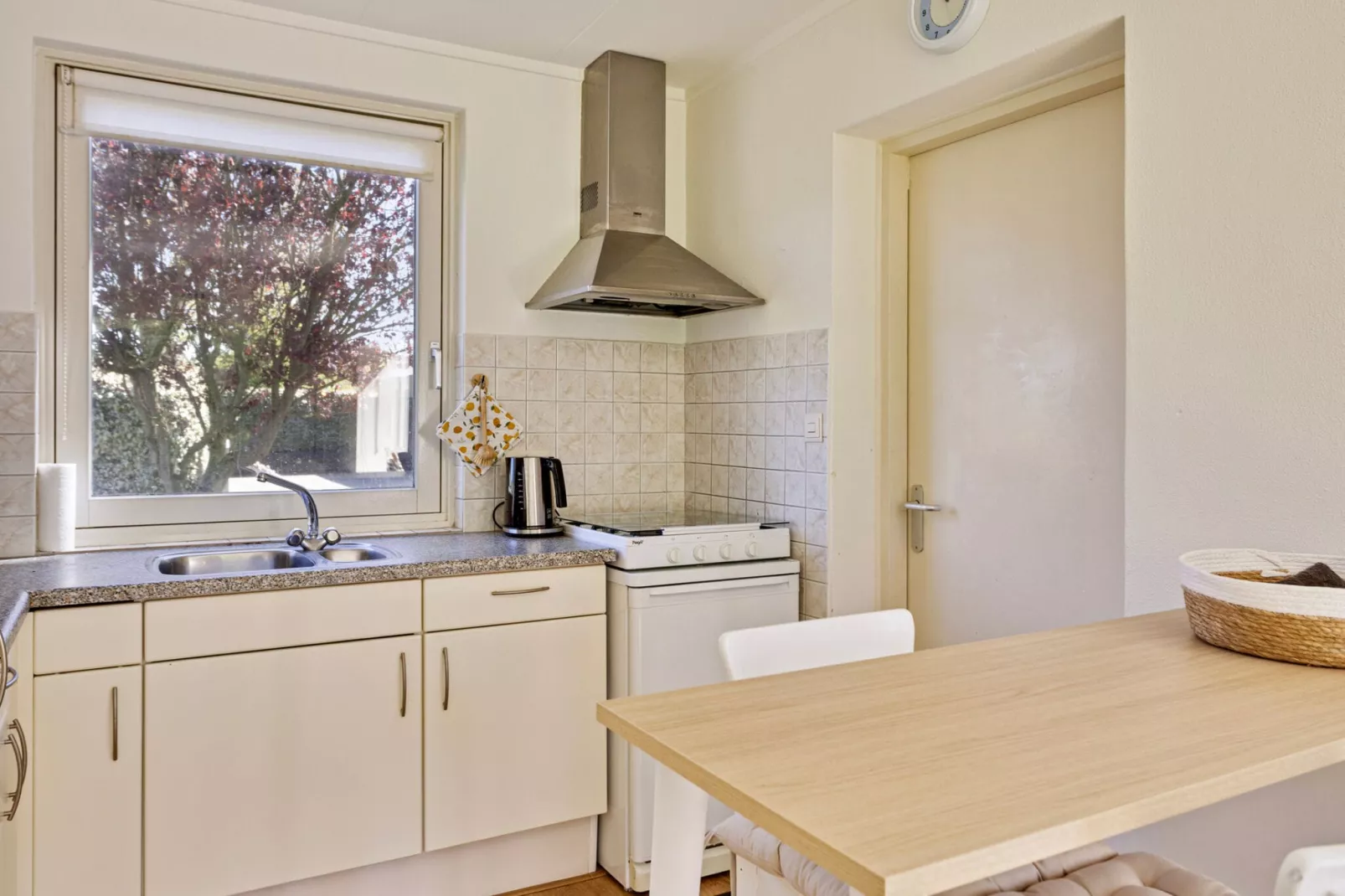 De Ruiser 28 Groot-Valkenisse-Kitchen