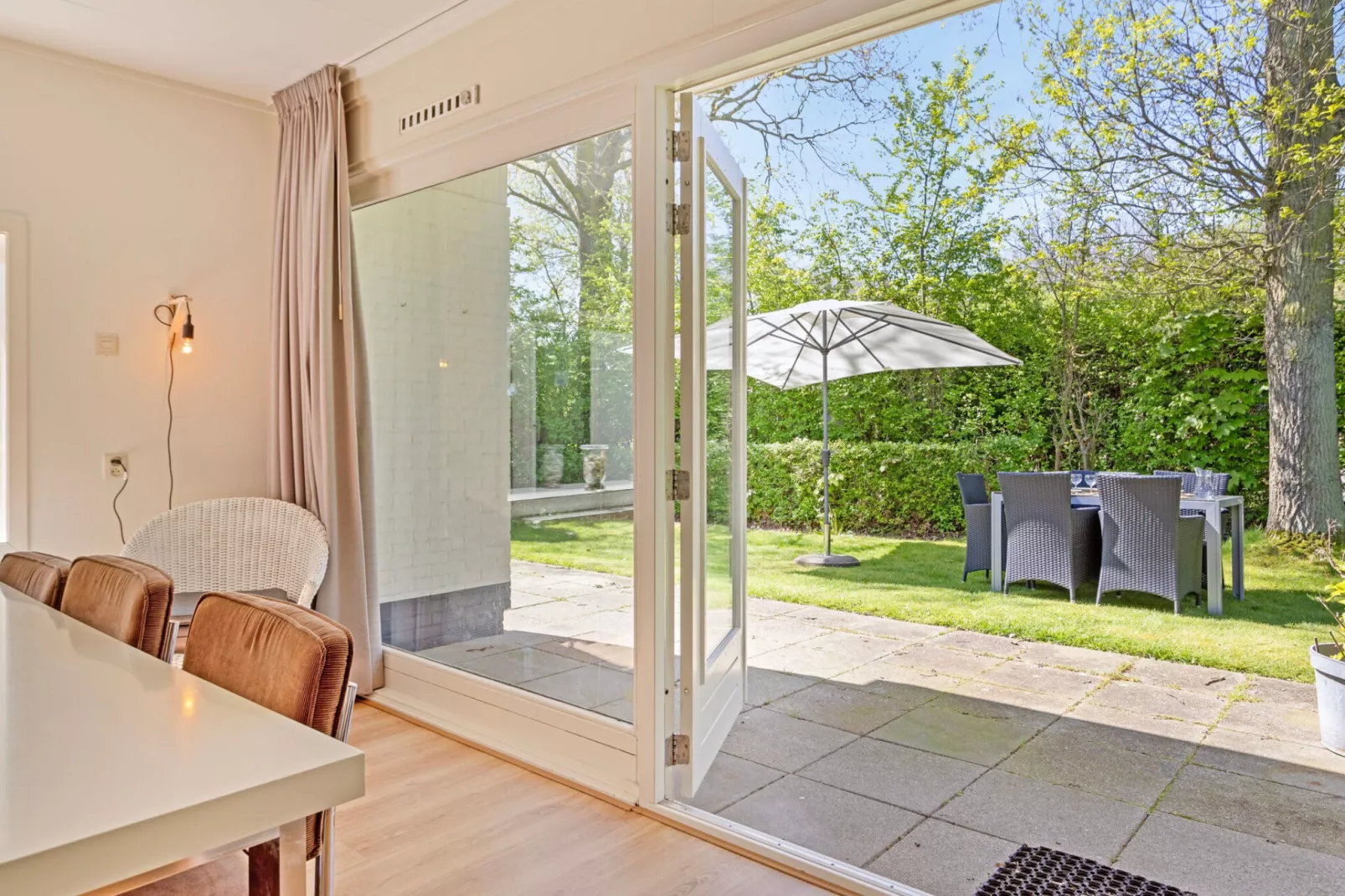 De Ruiser 28 Groot-Valkenisse-Terrace balcony