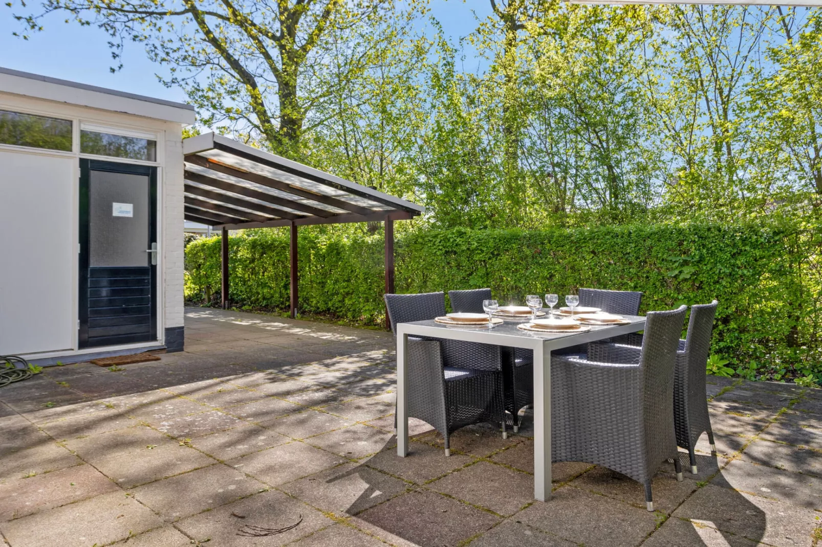 De Ruiser 28 Groot-Valkenisse-Terrace balcony