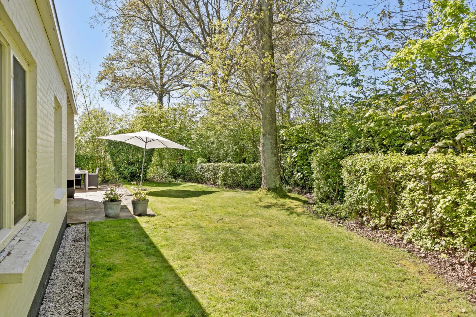 De Ruiser 28 Groot-Valkenisse-Gardens summer