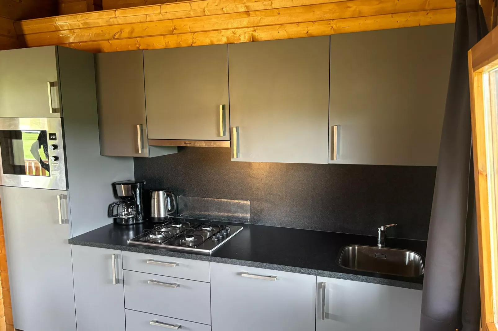 Chalet E-Kitchen
