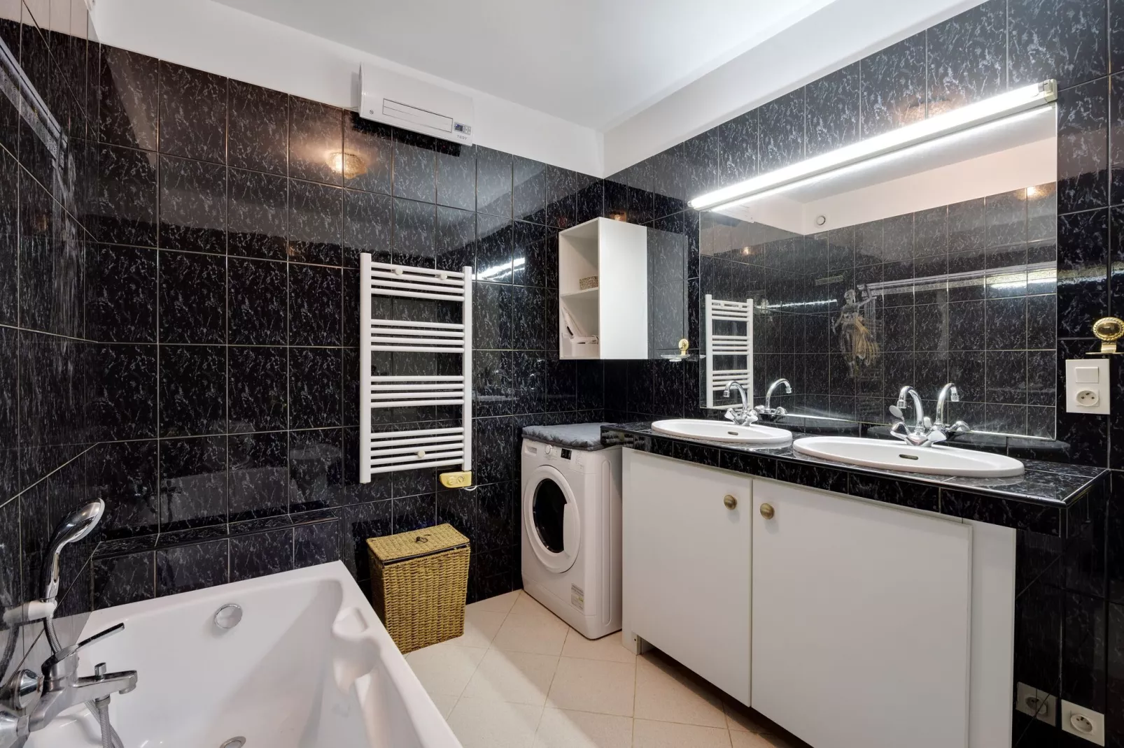 Home View & Pool-Bathroom