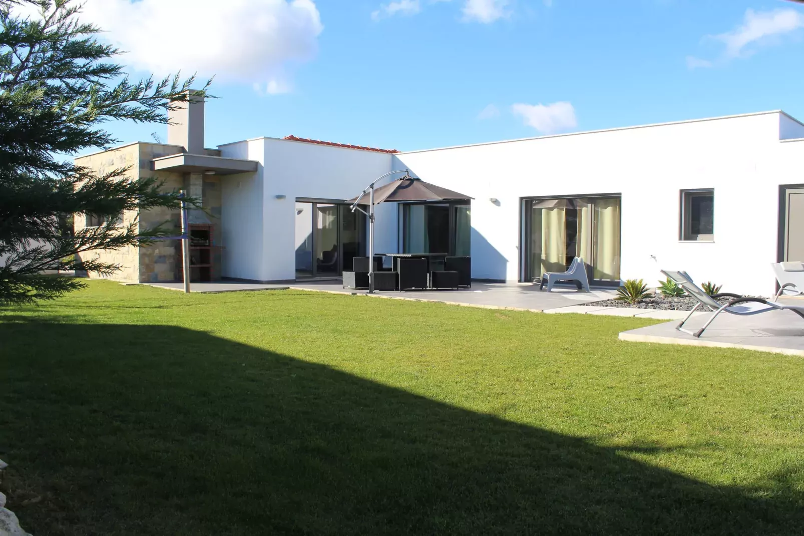 Villa Mila-Gardens summer