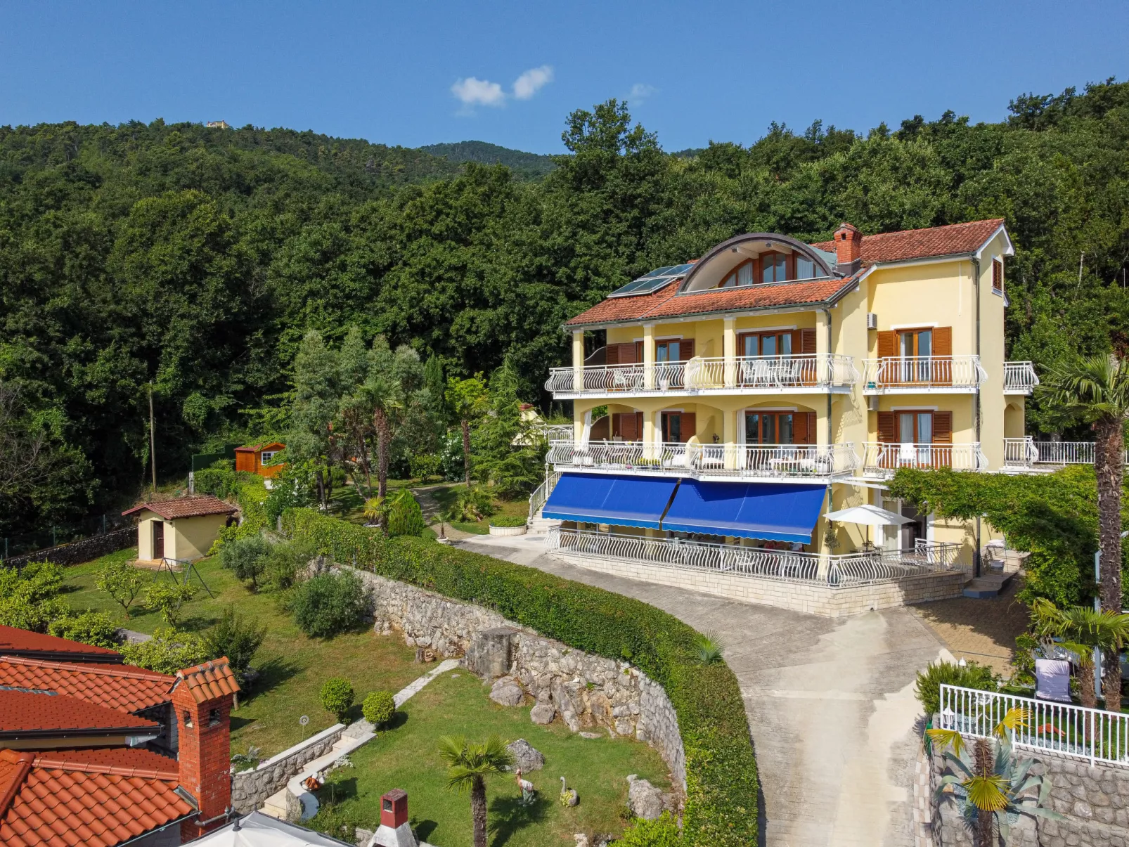Villa Mona Lisa-Draußen