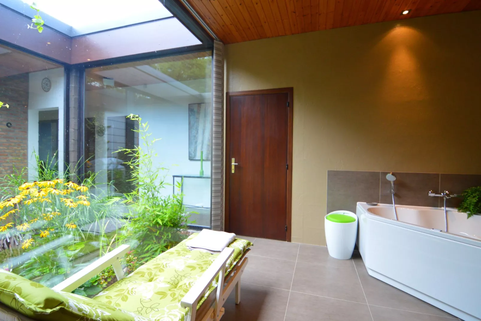 Patio et Jardin-Bathroom