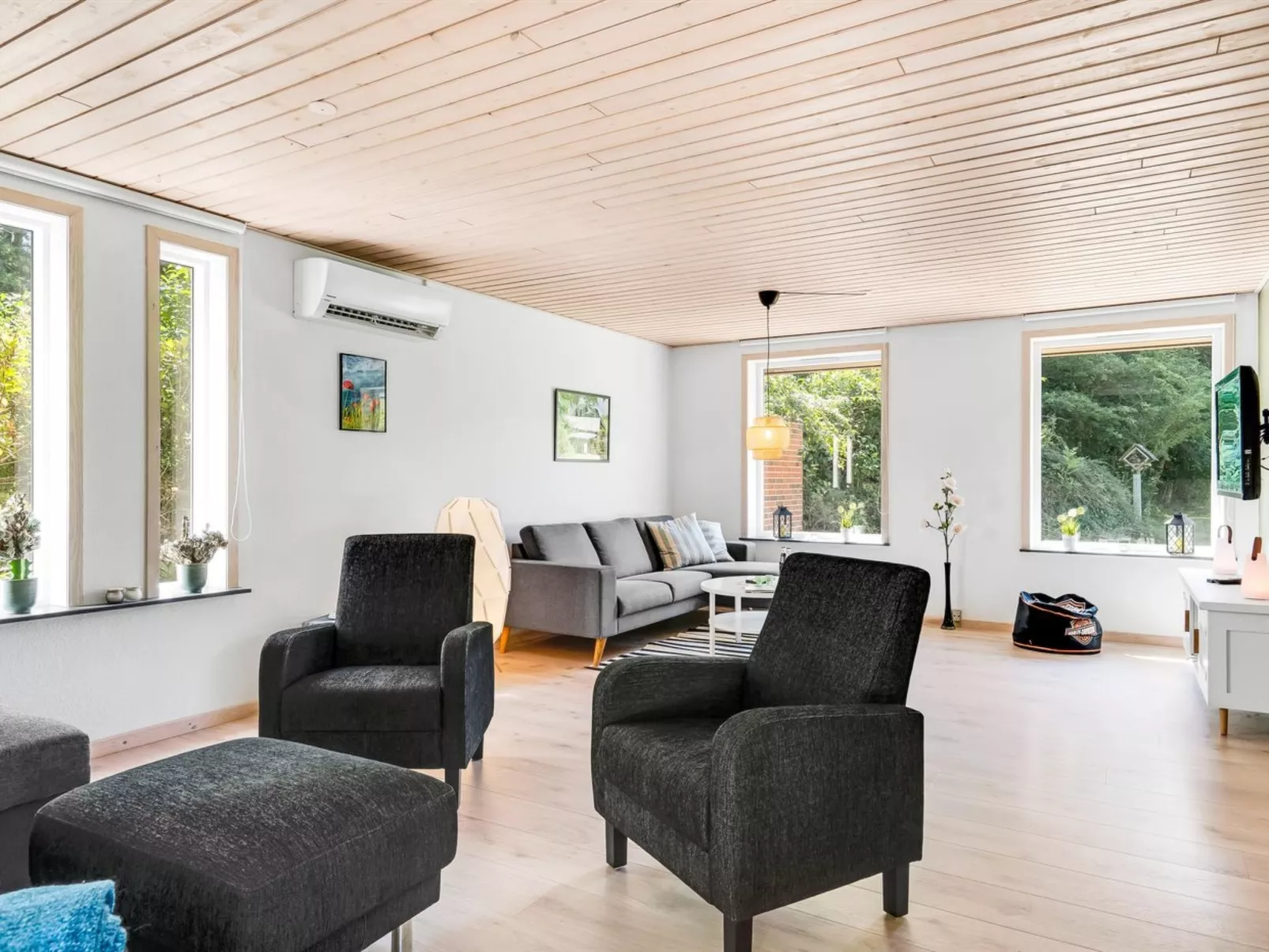 "Amra" - 1.9km from the sea-Inside
