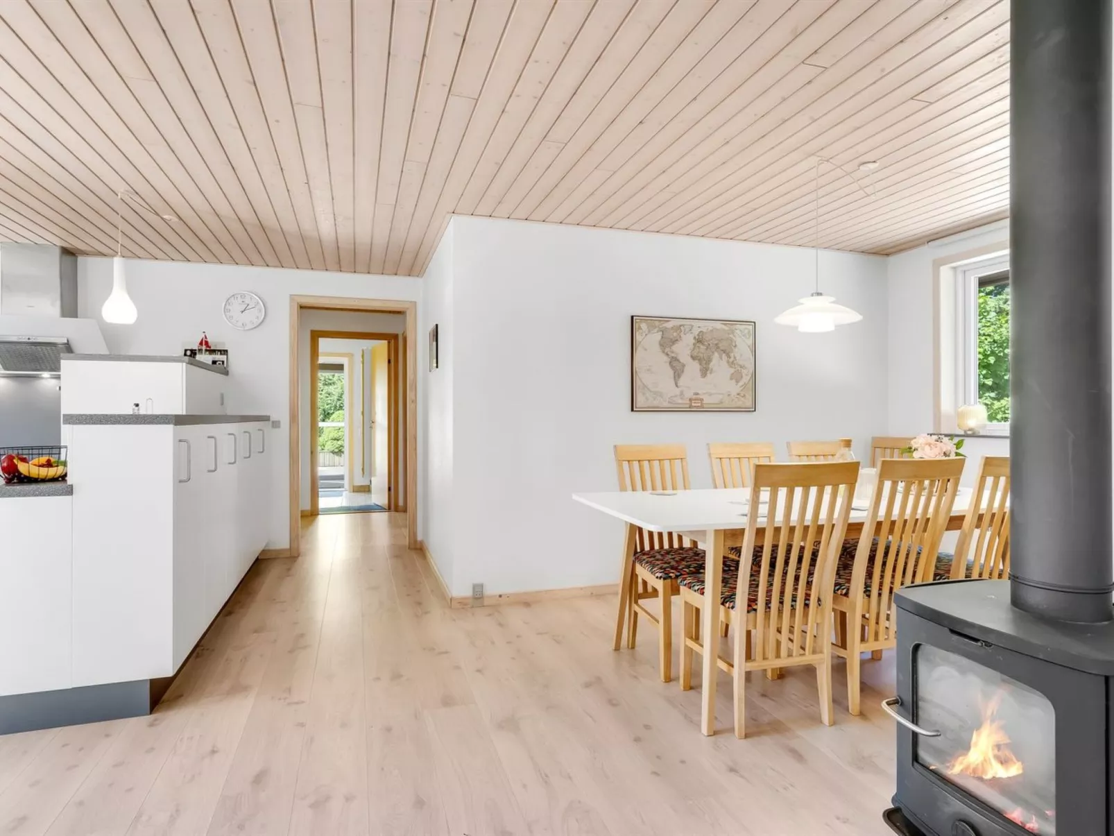 "Amra" - 1.9km from the sea-Inside