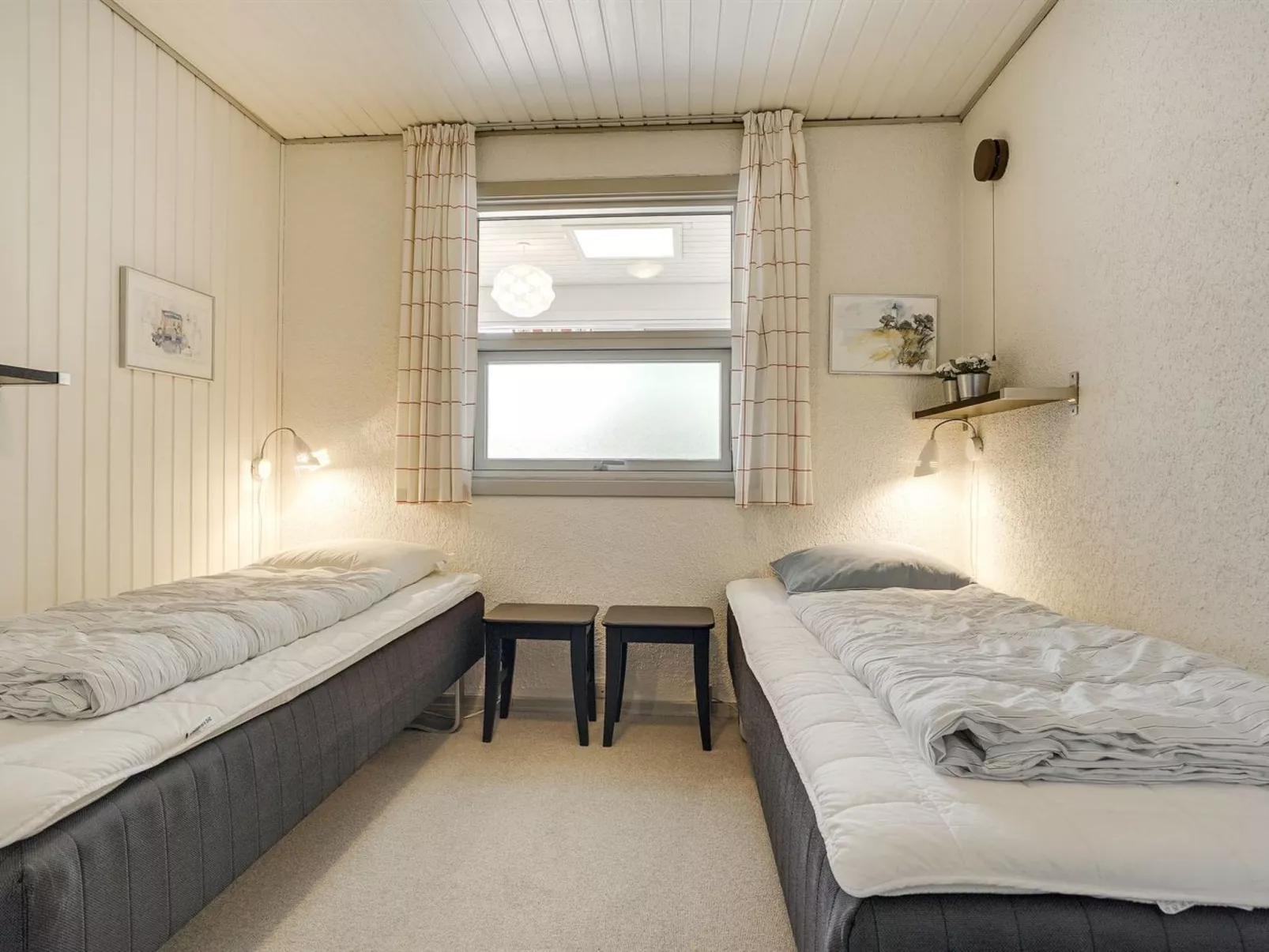"Skakke" - 900m from the sea-Drinnen