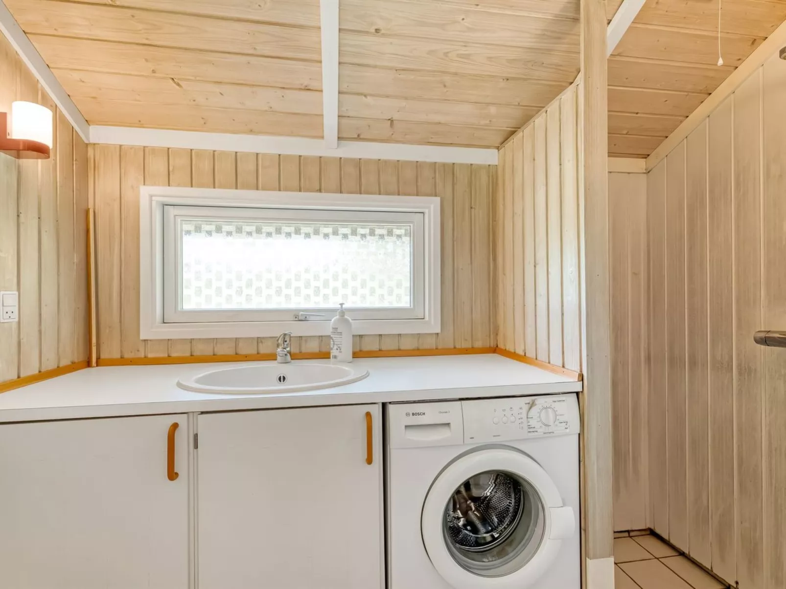 "Uta" - 300m from the sea-Drinnen