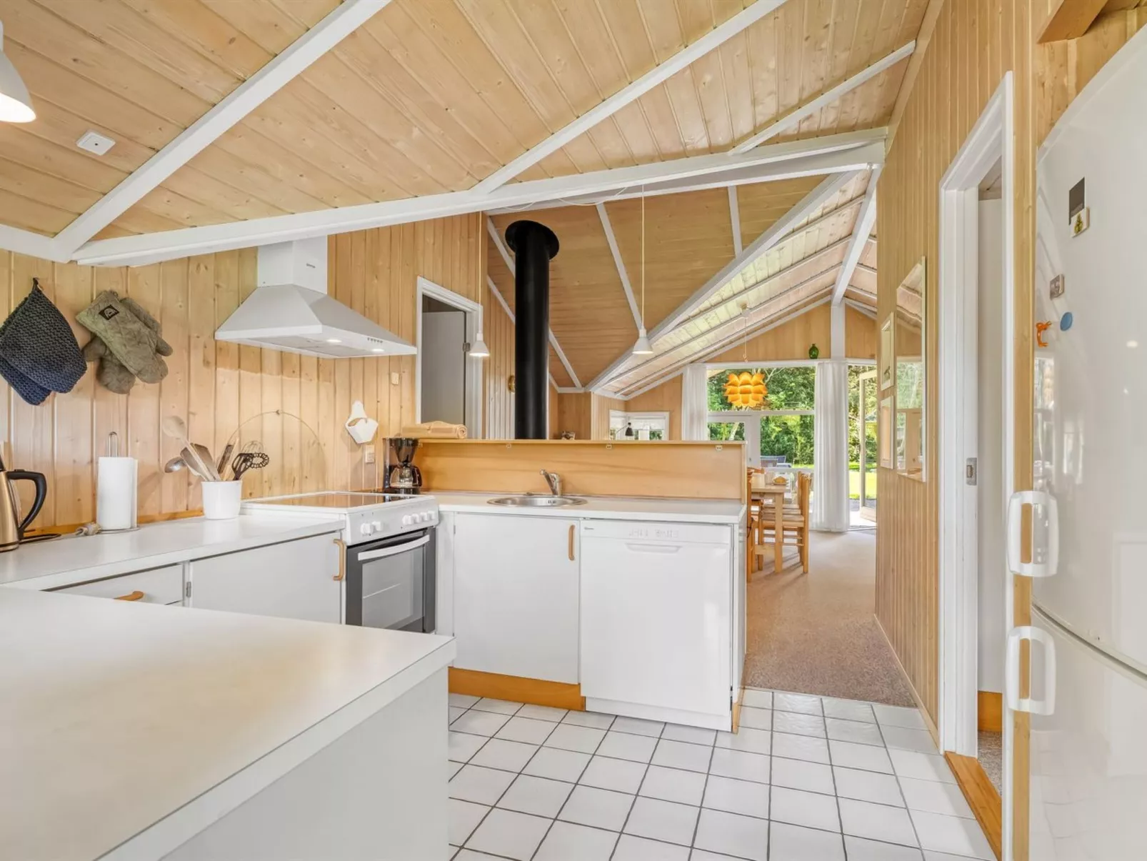 "Uta" - 300m from the sea-Drinnen