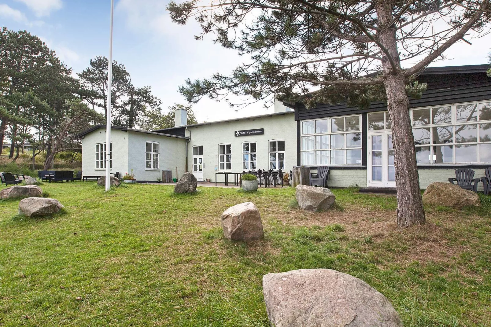 3 room,2Bad,w/partially seav.,Premium-View