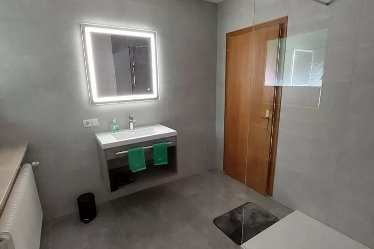 Hof Achenrainer-Bathroom