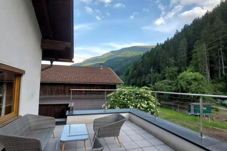 Hof Achenrainer-Terrace balcony