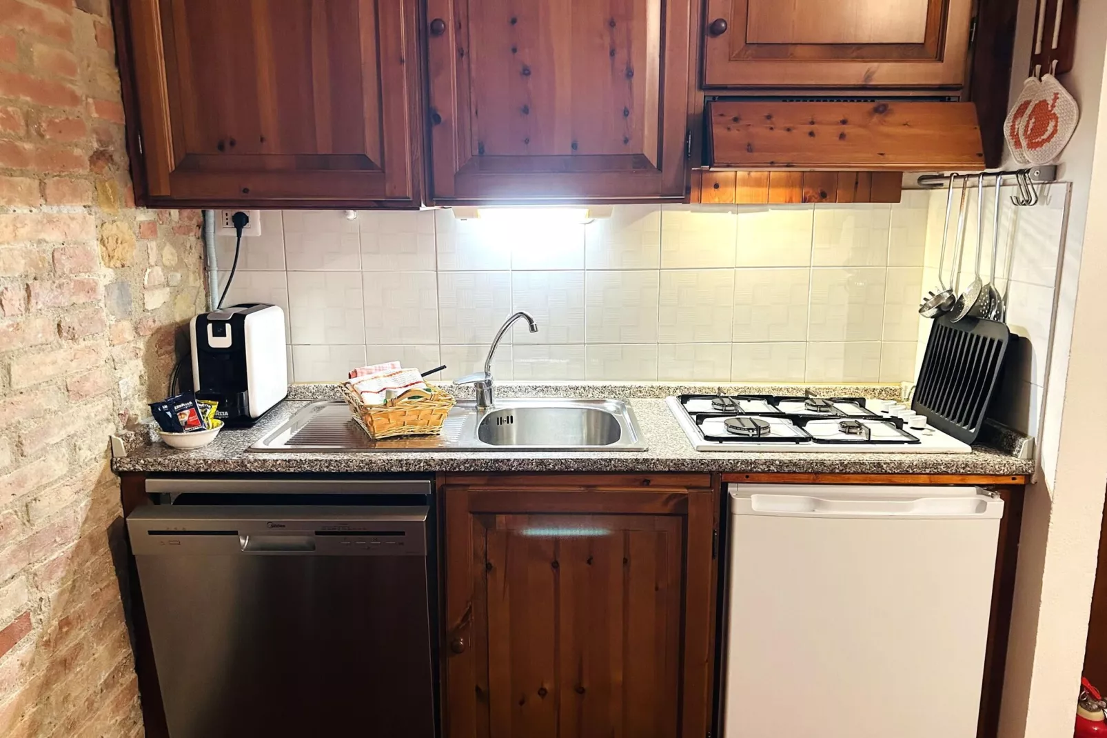 Azalea-Kitchen