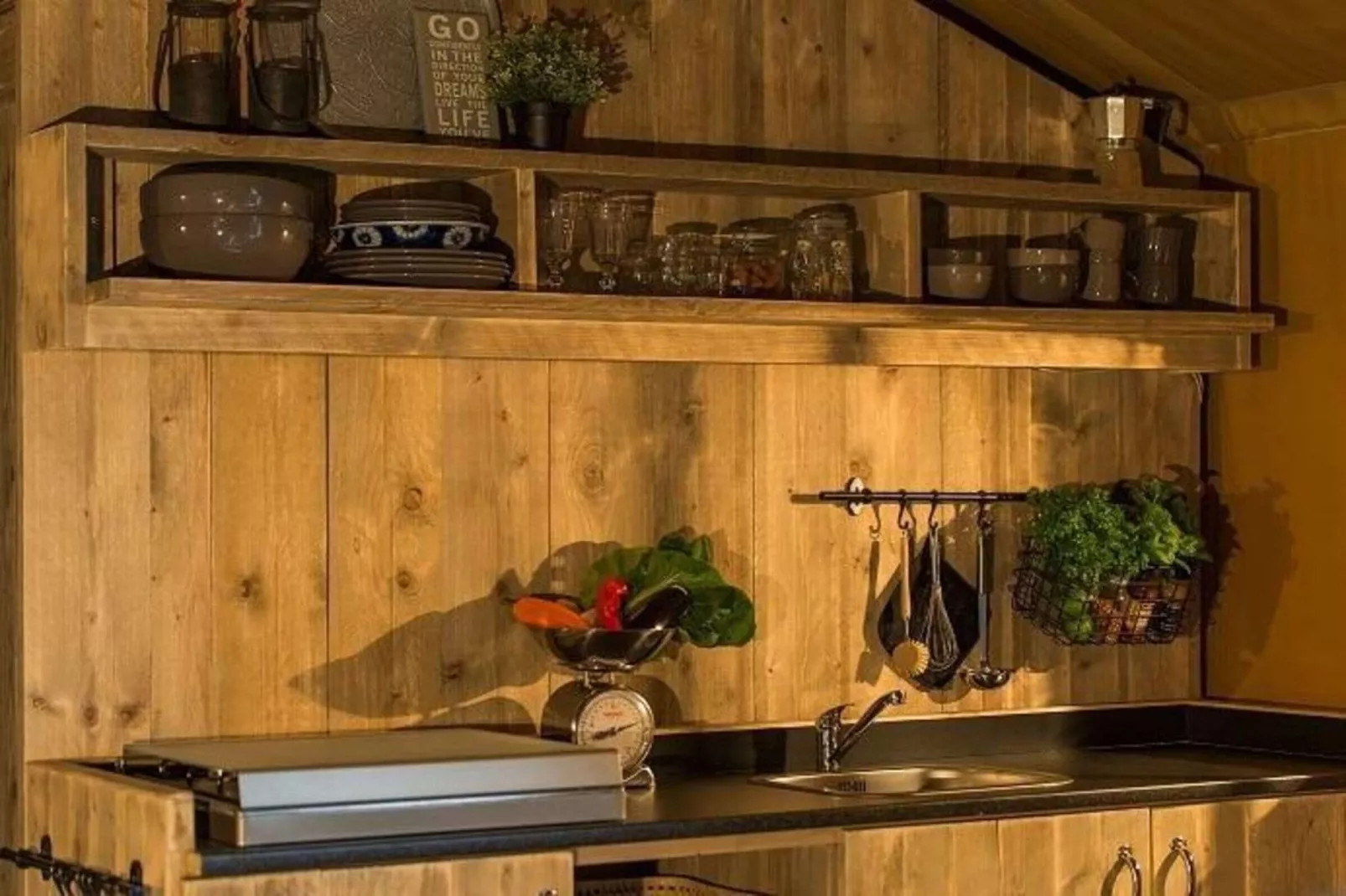 Tenda 2-Kitchen