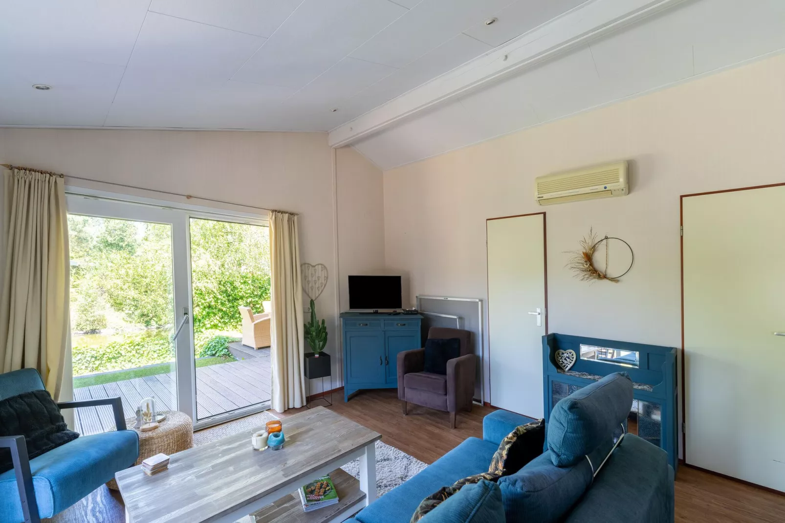 Genieten in Voorthuizen-Living room