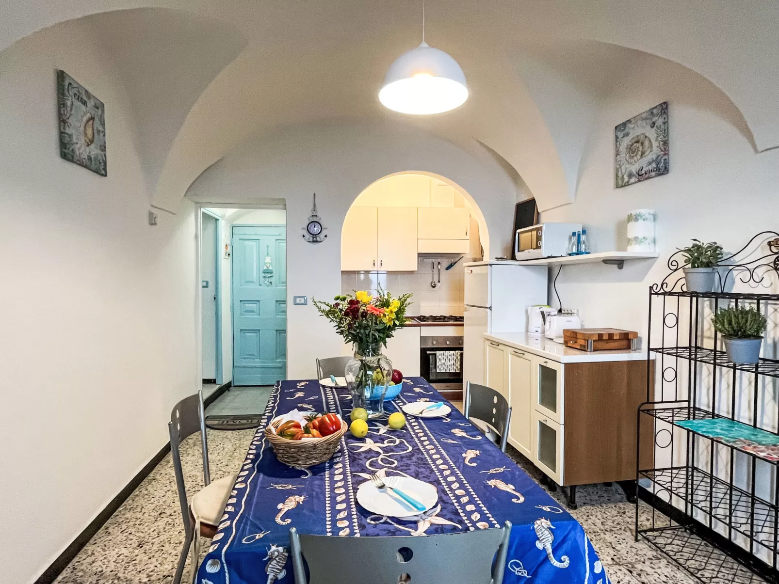 Ca du Maina-Inside