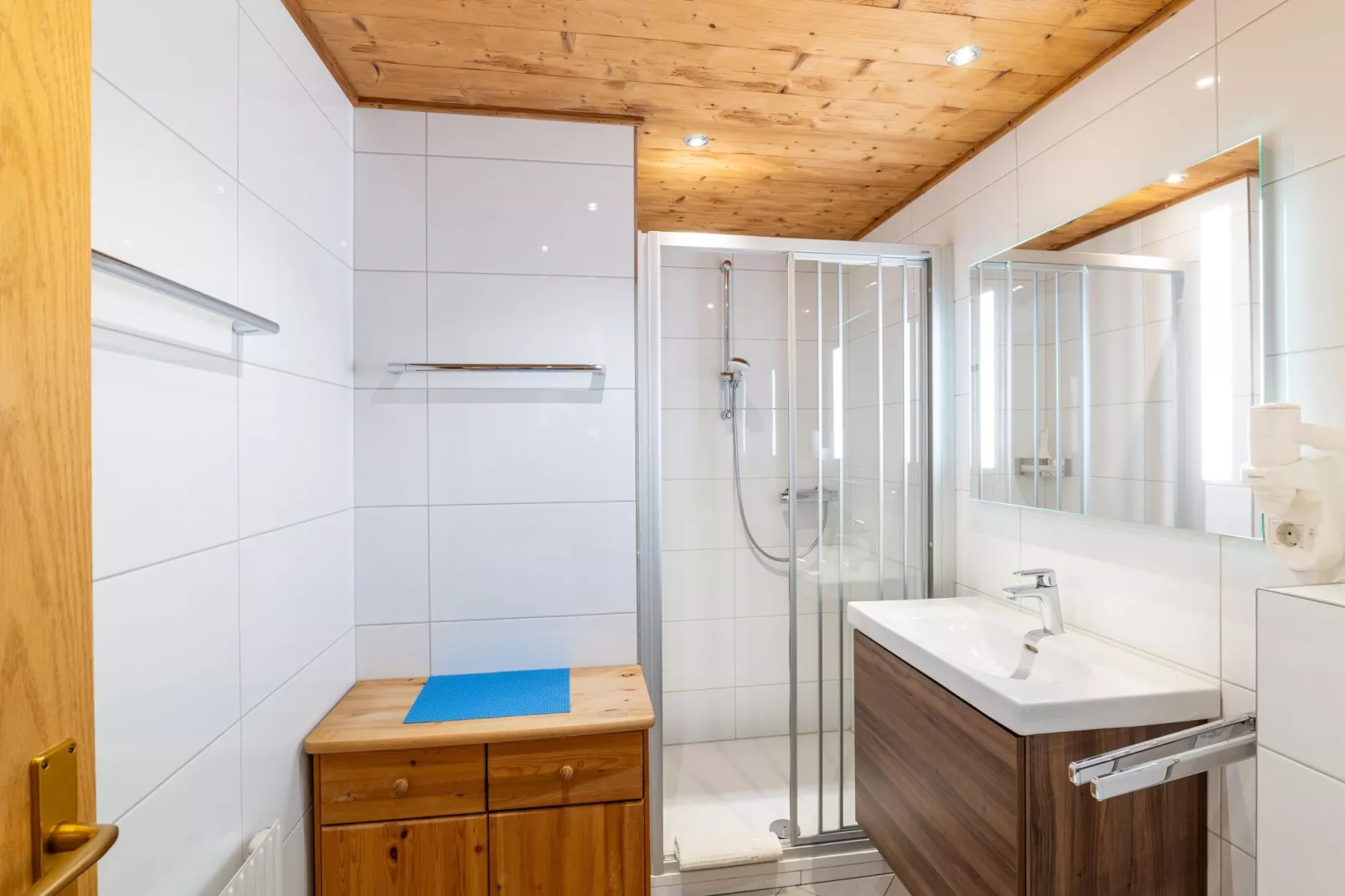 Apartment 2-4/3-Bathroom
